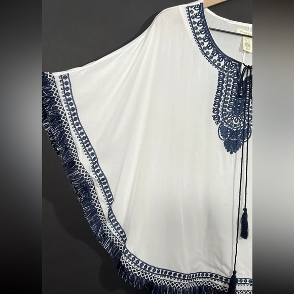 Do Everything in Love Embroidered Poncho with Fringe Blue White Tassels OS Boho - Picture 2 of 10